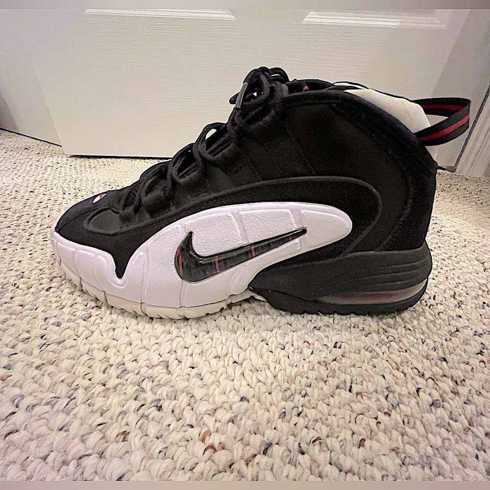Nike Air Max Penny Hardaway in men’s size 7.5(us).